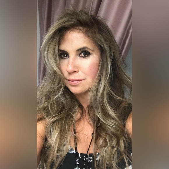 Meet your Posher, Desiree - Picture 1 of 1